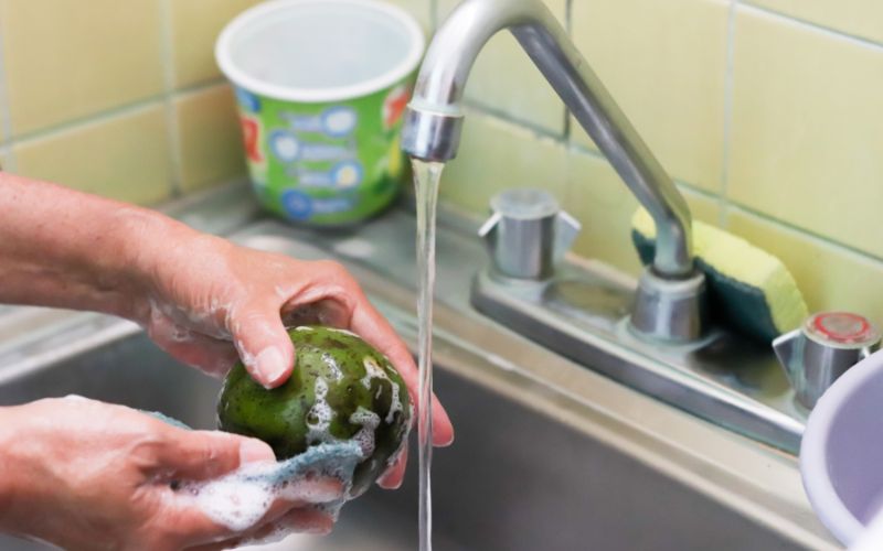 How to Wash an Avocado